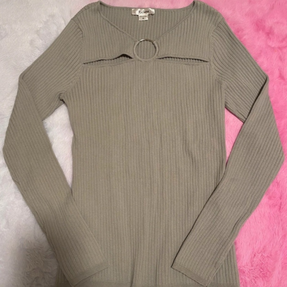 long sleeve top with ring detail